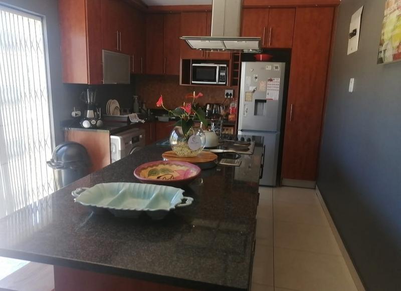 To Let 1 Bedroom Property for Rent in Bothasig Western Cape
